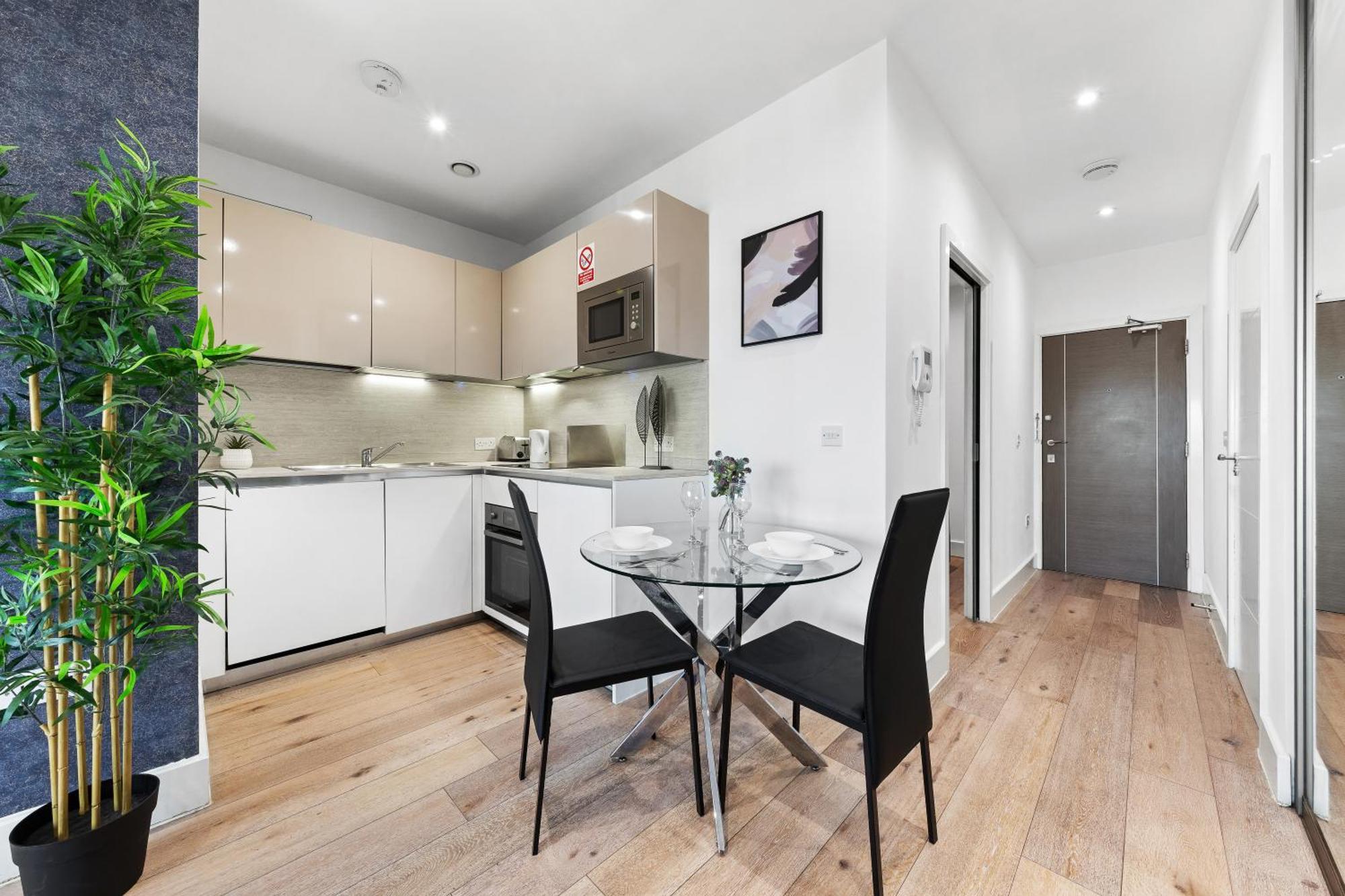Modern One Bedroom Flat - Sleeps 5 -Near Heathrow - London Ub3 المظهر الخارجي الصورة